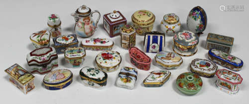 A large collection of assorted porcelain trinket and snuff boxes, late 20th century, most in an