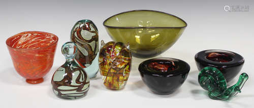 A group of studio art glass, 20th century, including a pair of Kosta Boda Atoll bowls, designed by