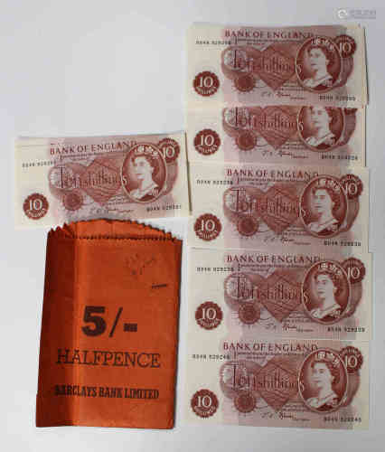 A consecutive run of forty uncirculated Elizabeth II ten shilling notes J.S. Fforde Chief Cashier.