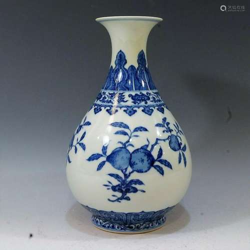 IMPERIAL CHINESE BLUE & WHITE YUHUCHUNPING VASE -