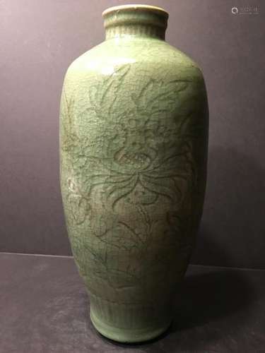 ANTIQUE large Chinese Celadon Longquan Vase,  Ming. 14