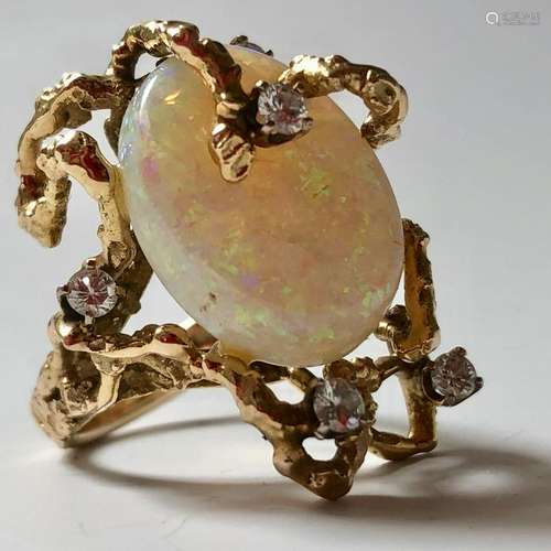 UNUSUAL 14K GOLD DIAMOND OPAL RING