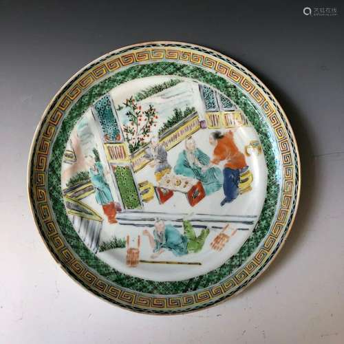 A CHINESE ANTIQUE FAMILLE-ROSE PLATE