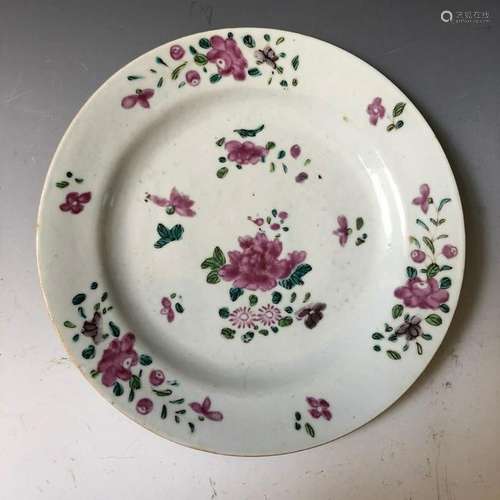 A CHINESE ANTIQUE FAMILLE-ROSE PLATE