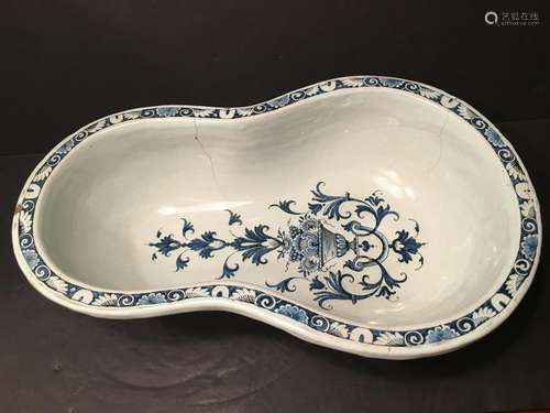 ANTIQUE RARE Delft Blue and White Flower Bidet. Ca