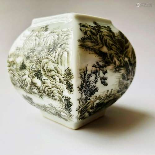 A CHINESE ANTIQUE PORCELAIN BRUSH WATERPOT, QIANLONG