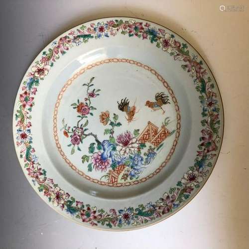 A CHINESE ANTIQUE FAMILLE-ROSE PLATE,18C