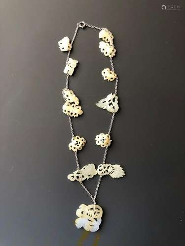 CHINESE ANTIQUE WHITE JADE NECKLACE