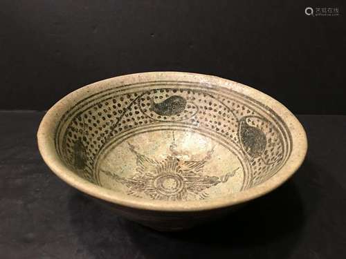 ANTIQUE Thai  Sawankhalok Flower BOWL, 7 1/4