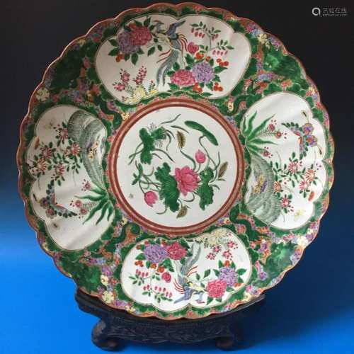 A BEAUTIFUL LARGE CHINESE ANTIQUE FAMILL ROSE PORCELAIN