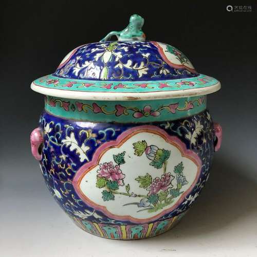 A CHINESE ANTIQUE FAMILLE-ROSE JAR