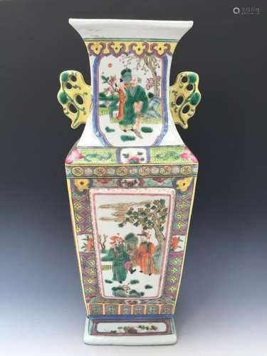 CHINESE ANTIQUE FAMILLE ROSE VASE, 19TH CENTURY