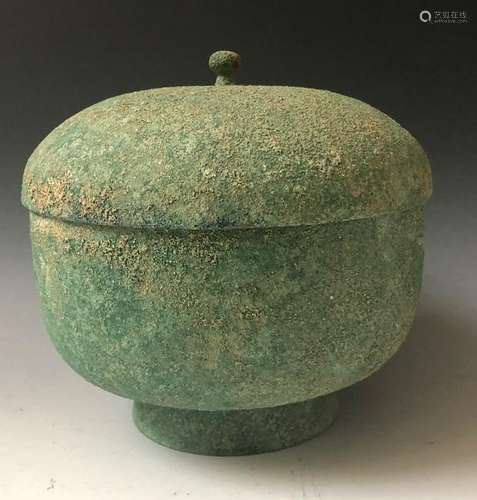 A CHINESE ANTIQUE BRONZE FOOD VESSEL