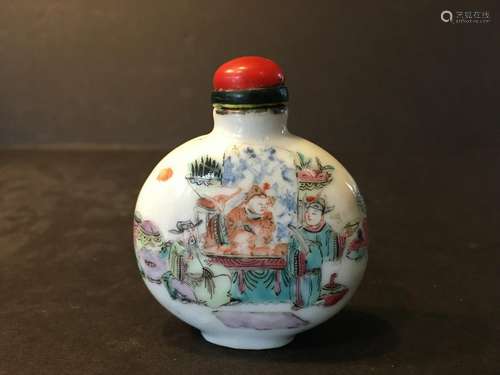 OLD Chinese Famille Rose Figurines Snuff Bottle, Qing