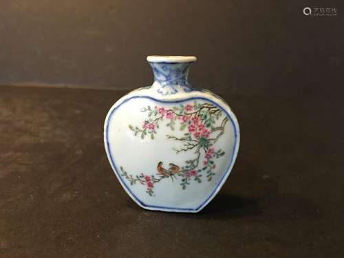 OLD Chinese Famille Rose Birds and flowers Snuff