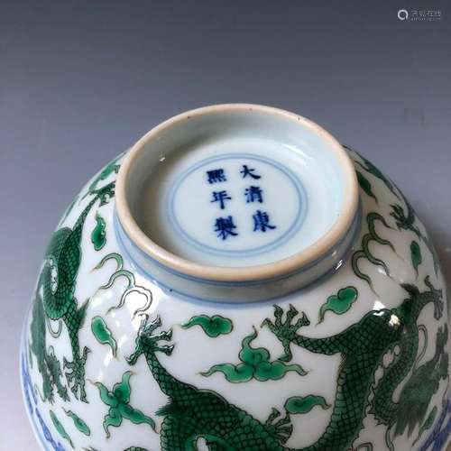 A FINE CHINESE ANTIQUE PORCELAIN DRAGEN BOWL, KANGXI