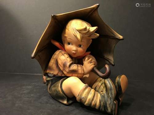 OLD HUMMEL Figurine - 