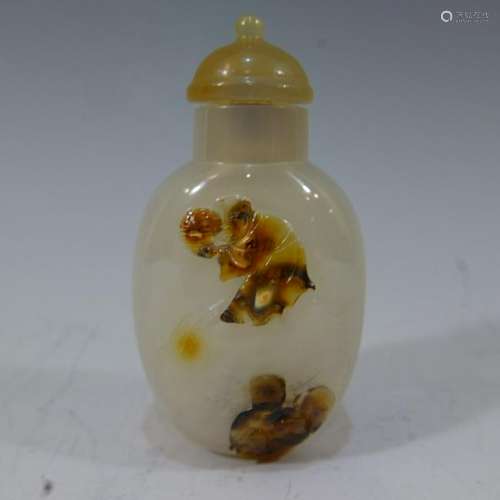 CHINESE AGATE SNUFF BOTTLE