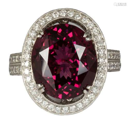 Spinel, diamond and 18k white gold ring