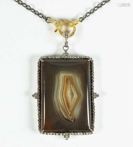 Agate, diamond, and silver-gilt pendant-necklace