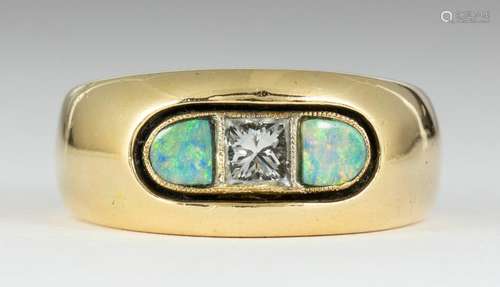 Diamond, opal and 18k yellow gold ring