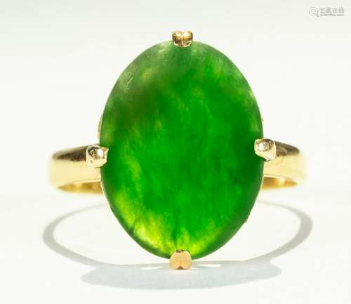 Jadeite and 22k yellow gold ring