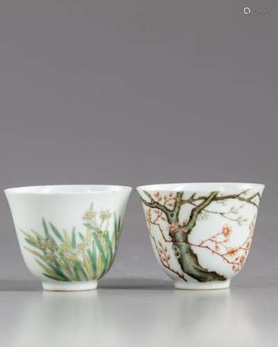 Two Chinese flowers cups