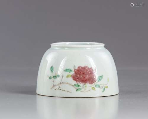 A Chinese porcelain water pot