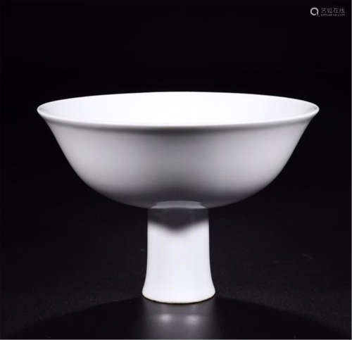 CHINESE PORCELAIN WHITE GLAZE STEM CUP