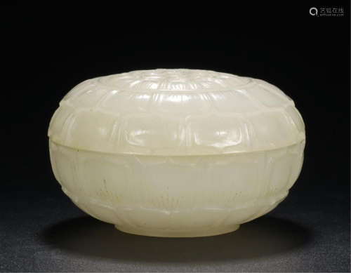 CHINESE WHITE JADE LOTUS LIDDED BOX