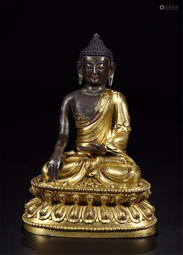 CHINESE GILT BRONZE SEATED SAKAYMUNI