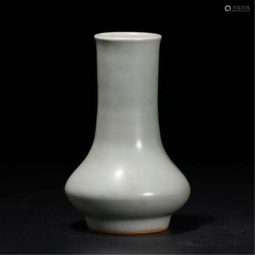 CHINESE PORCELAIN CELADON GLAZE ZUN VASE