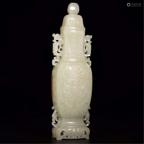 CHINESE GREY JADE LIDDED SQUARE VASE