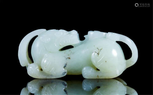 CHINESE WHITE JADE BEAST TABLE ITEM