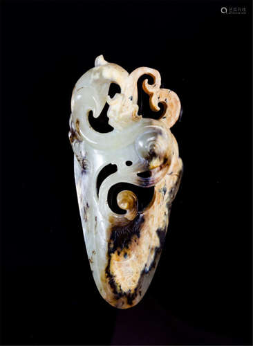 CHINESE NEPHRITE JADE PENDANT