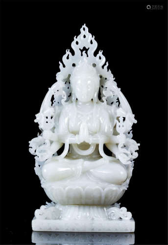 CHINESE GREY JADE SEATED GUANYIN