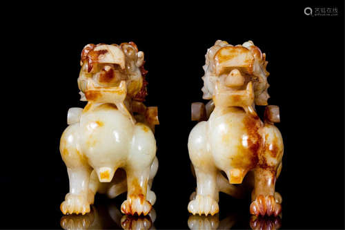 PAIR OF CHINESE ANCIENT JADE BEAST TABLE ITEM