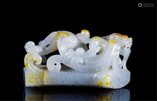 CHINESE GREY JADE BEAST TABLE ITEM