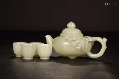 CHINESE YELLOW JADE TEA POT WITH FOUR CUPS