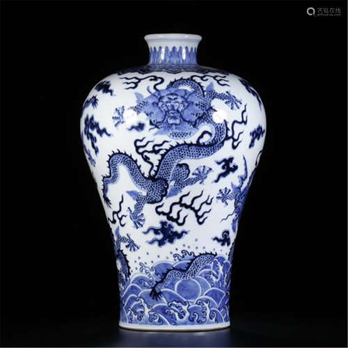 CHINESE PORCELAIN BLUE AND WHITE DRAGON MEIPING VASE