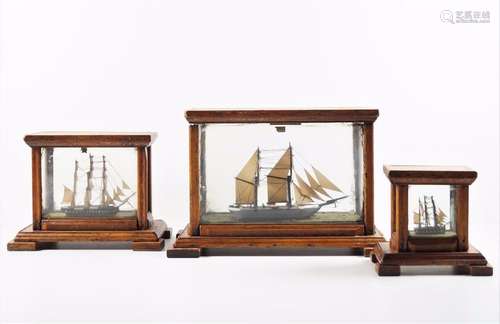 Rare Diorama trilogie de bateaux faisant commerces…