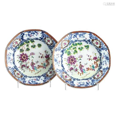 Pair of Chinese Porcelain octogonal plates, Qianlong