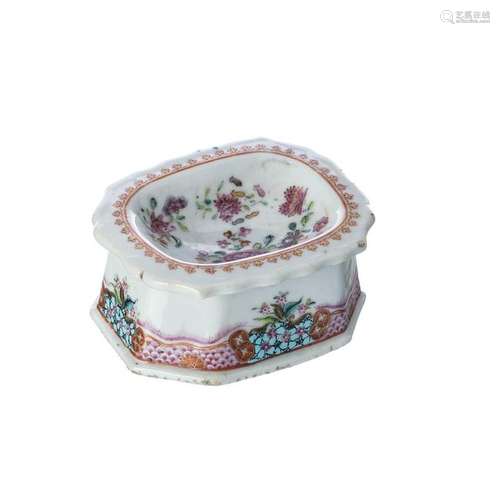 Chinese Porcelain salt cellar, Qianlong