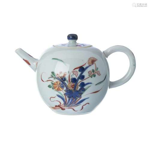 Teapot in Chinese porcelain, Kangxi