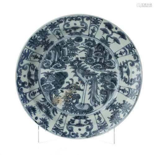 Large Chinese Swatow porcelain plate, Ming