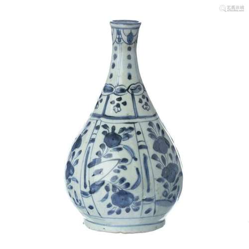 Chinese Porcelain bottle, Ming