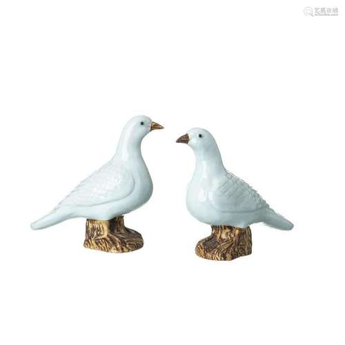 Pair of Chinese Stoneware Doves, Minguo