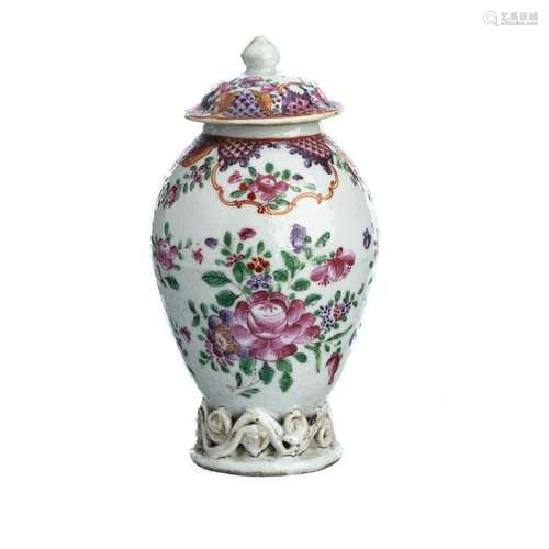 Tea caddie in Chinese porcelain, Qianlong