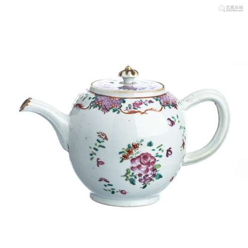 Famille rose teapot in chinese porcelain, Qianlong