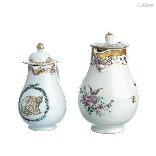 Two milkjugs in chinese porcelain, Qianlong